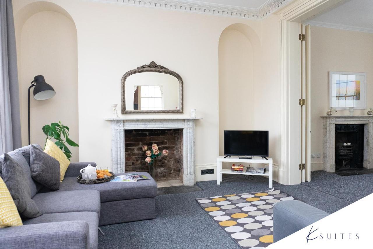 Beautiful 5-bed Regency In Montpellier Holiday home *