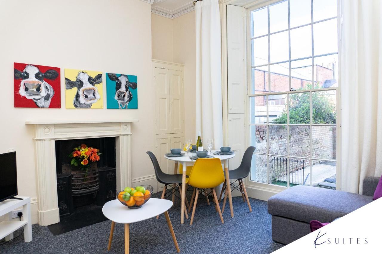 Beautiful 5-bed Regency In Montpellier Holiday home *