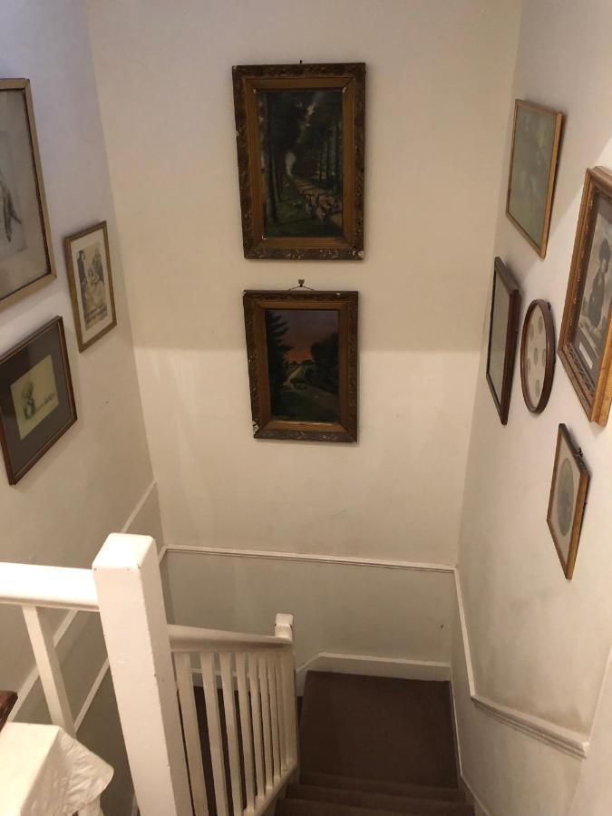 Lovely 3-bed House In Cheltenham
