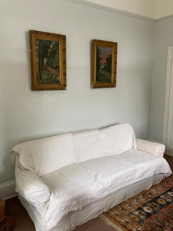 Homestay Bohemian Regency Four Poster Cheltenham