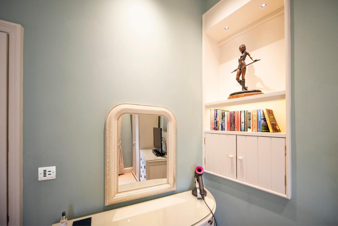 Arkle - Five Star Town Centre Apartment, Cheltenham
