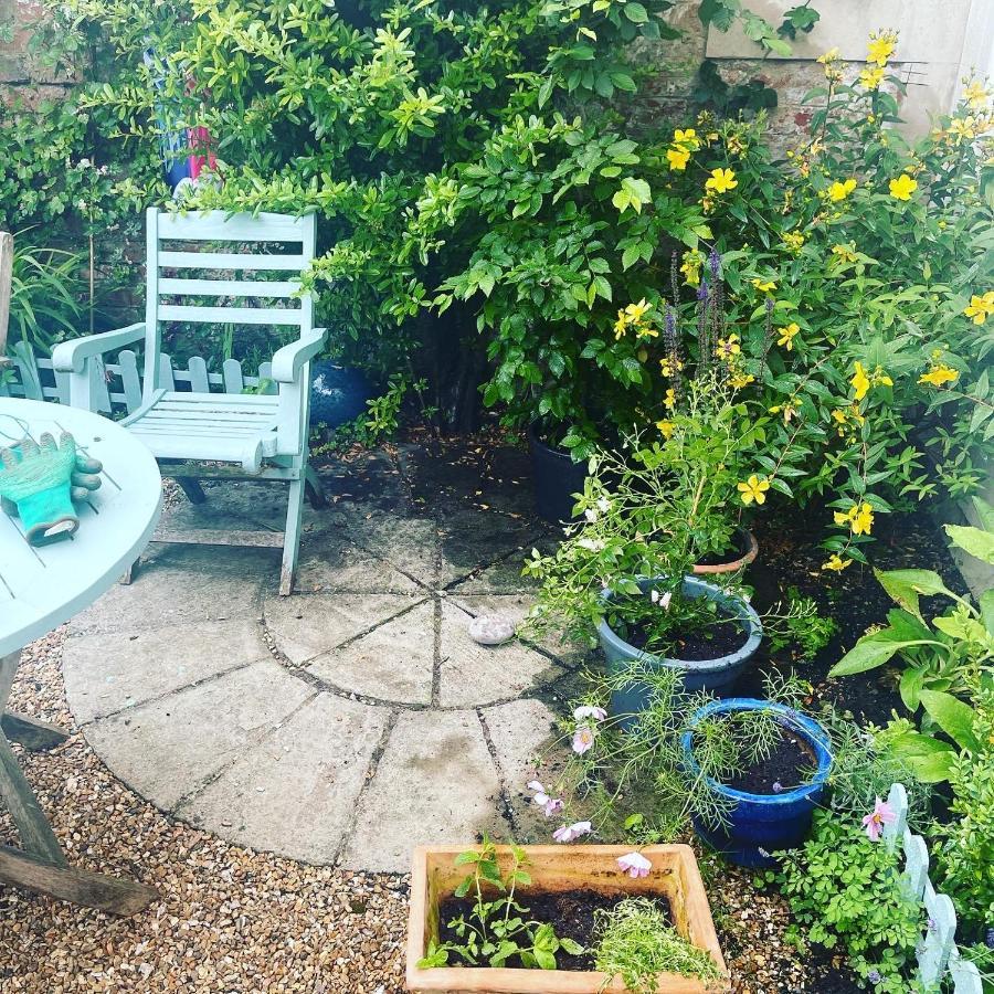 Courtyard Garden Flat Homestay *