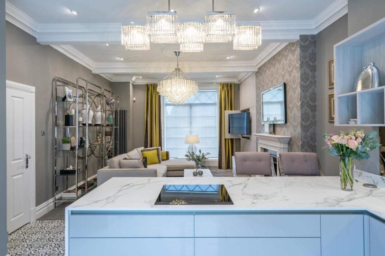 Wellington Square - By Luxury Apartment Cheltenham