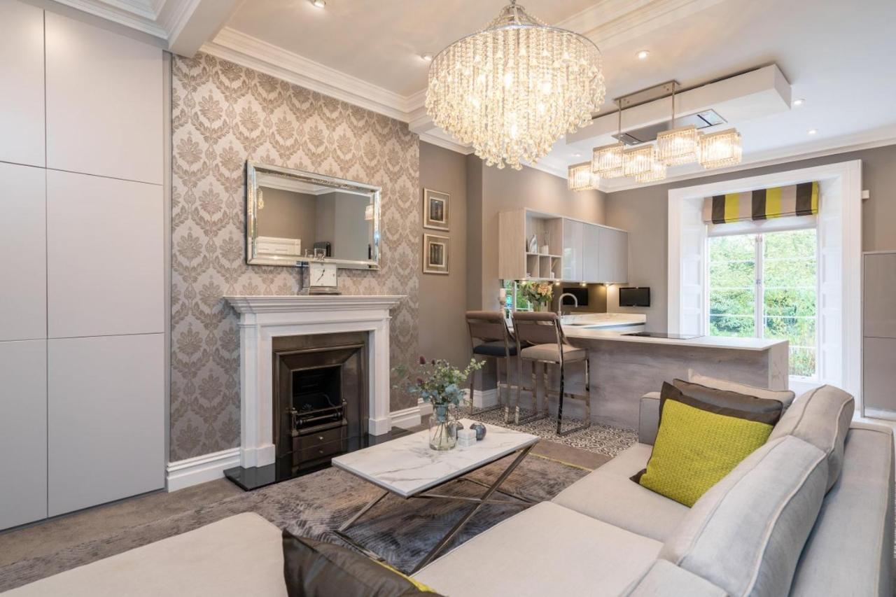 Wellington Square - By Luxury Cheltenham