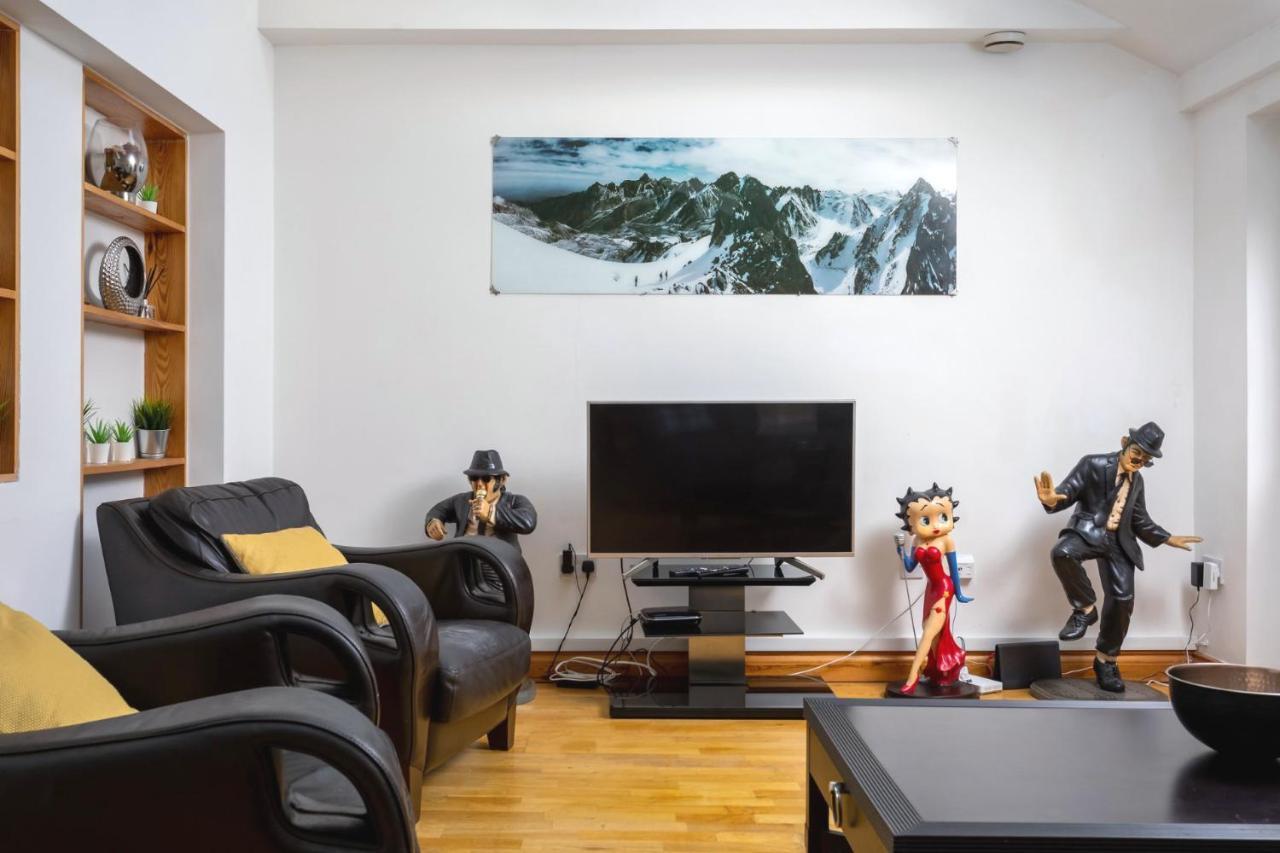 Casa de férias Curb - Fabulous Town House 5 Min Walk To Town Centre Cheltenham