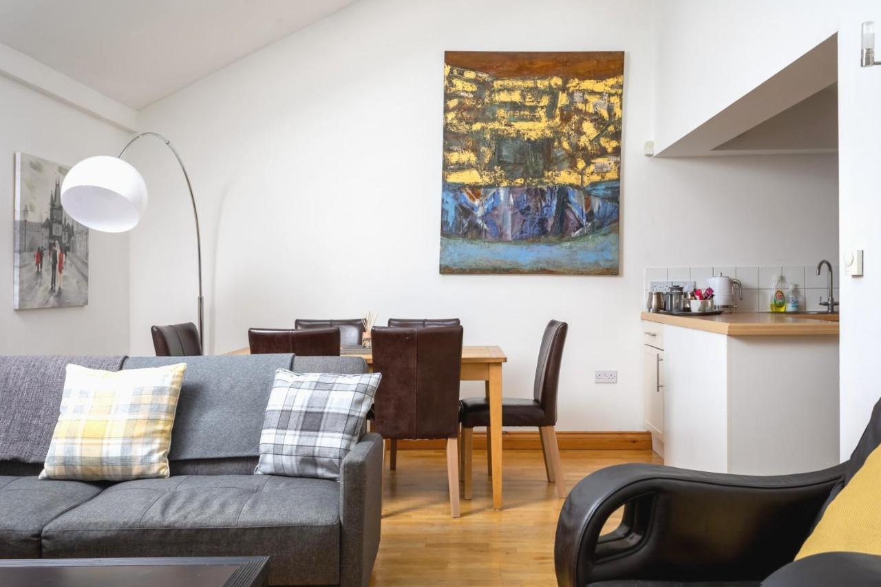 Curb - Fabulous Town House 5 Min Walk To Town Centre Cheltenham