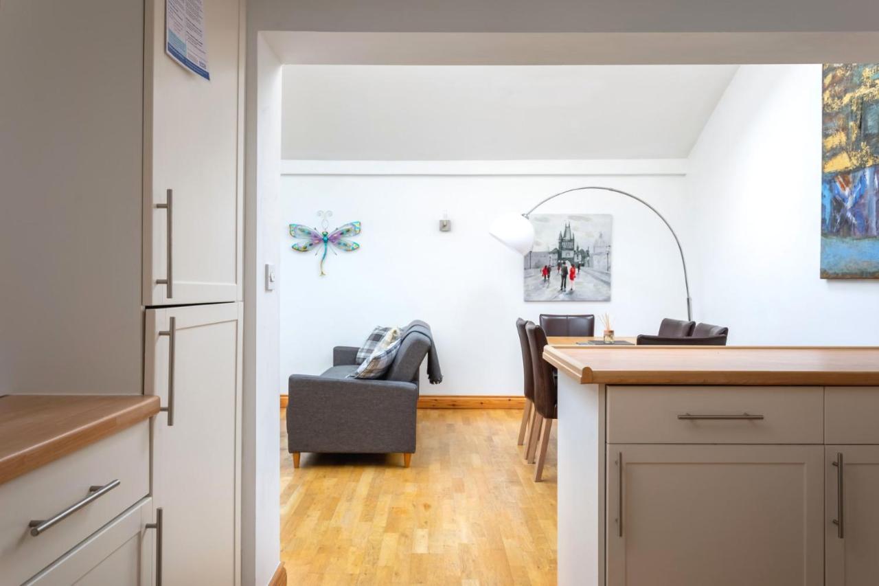 Casa de férias Curb - Fabulous Town House 5 Min Walk To Town Centre Cheltenham