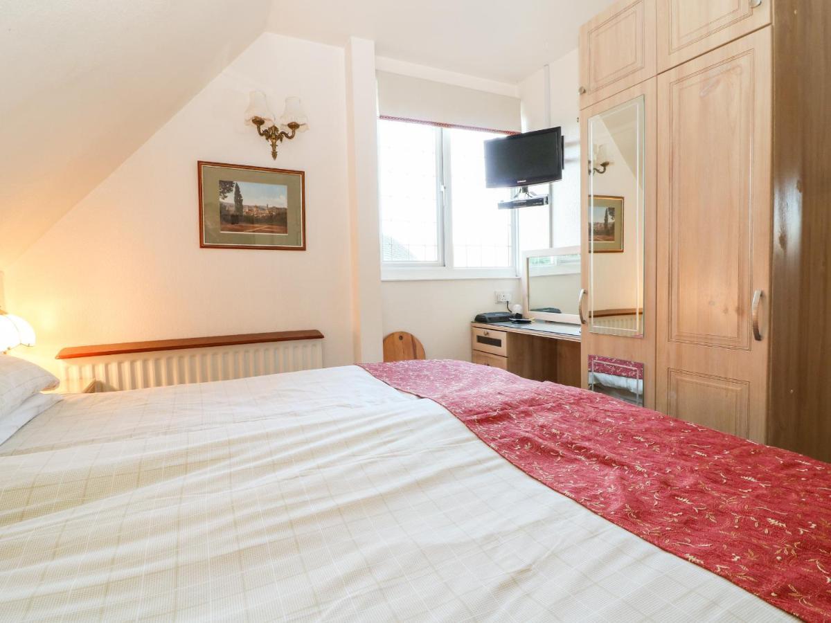 Beech Apartment *