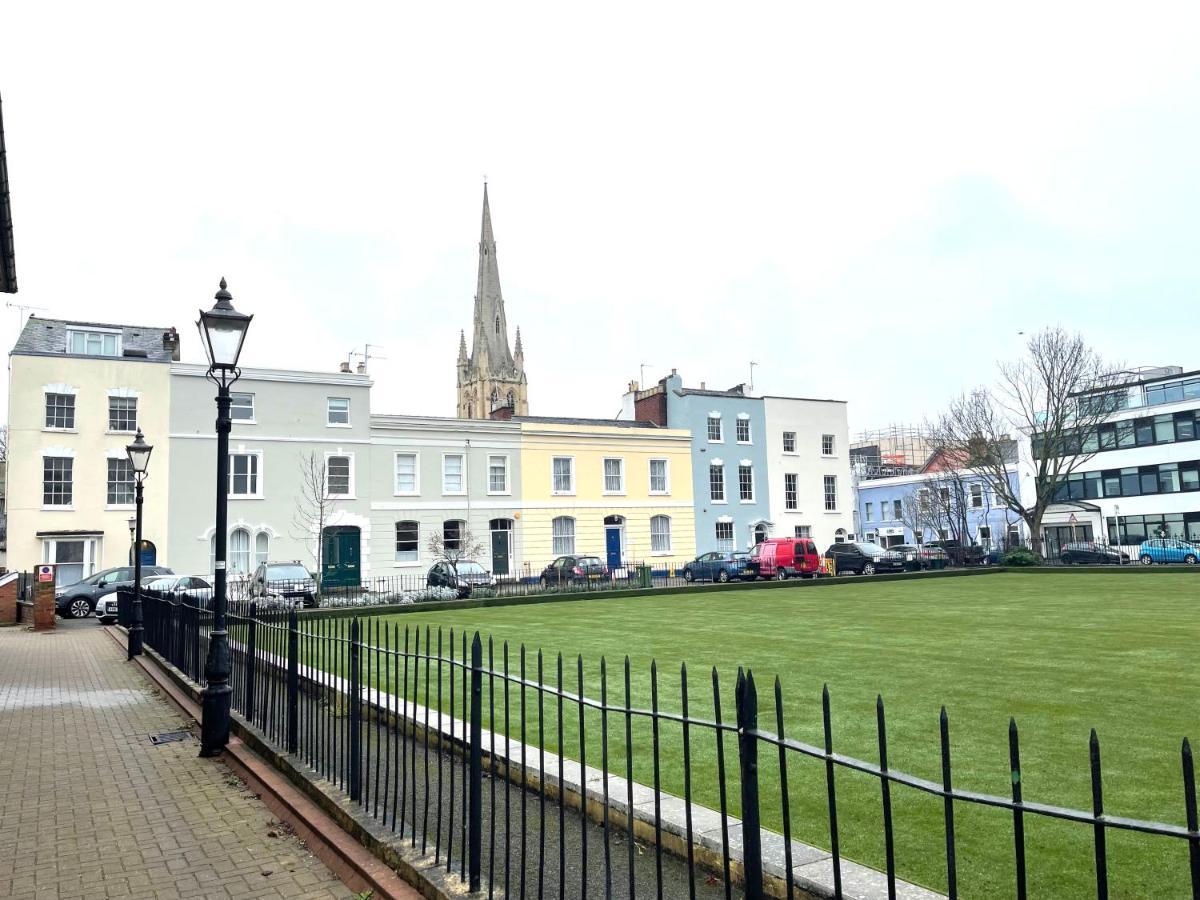 Apartment Am Living - Town Centre - St Georges Square *