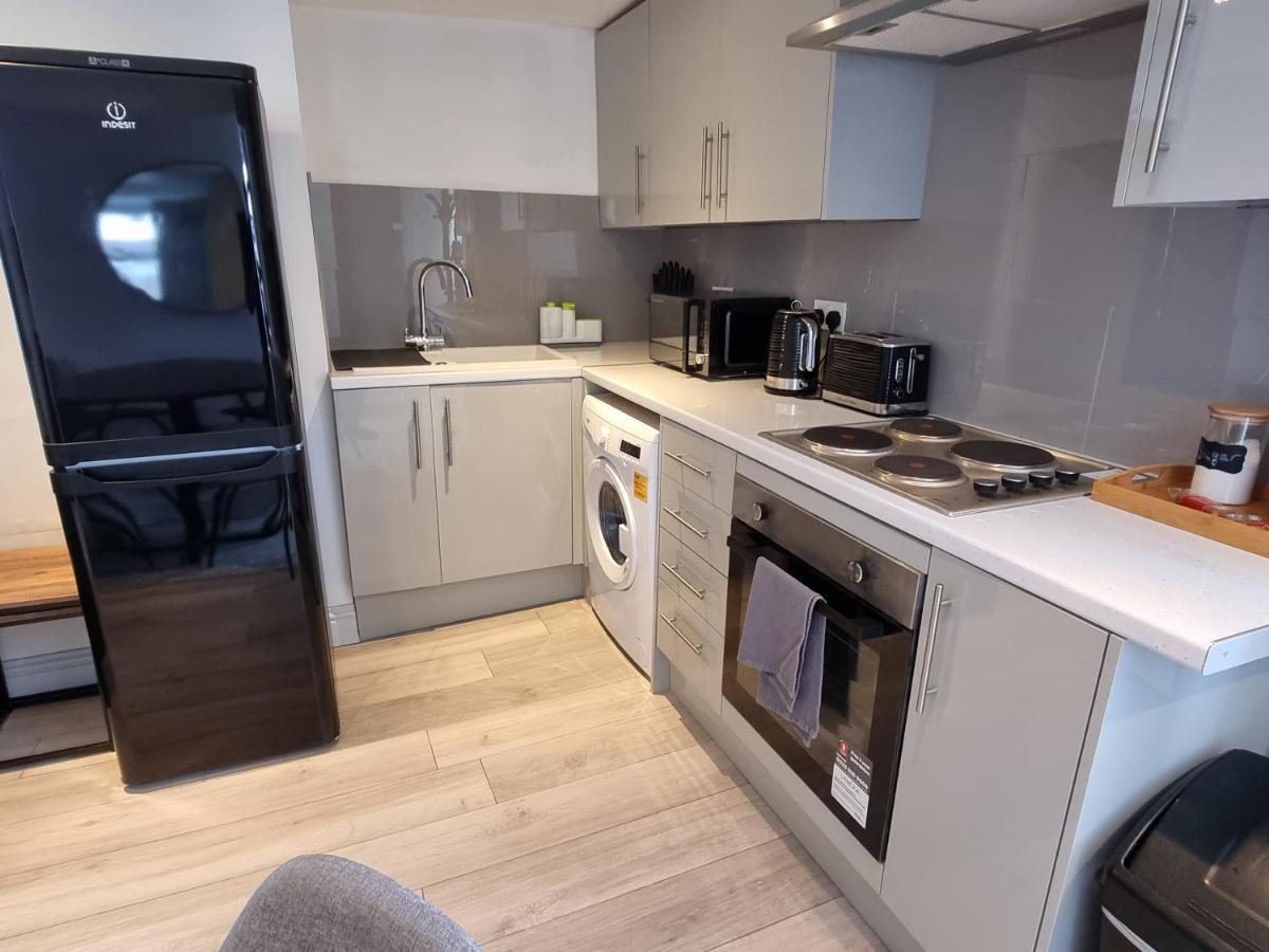 New Refurb Floor Flat In Apartamento