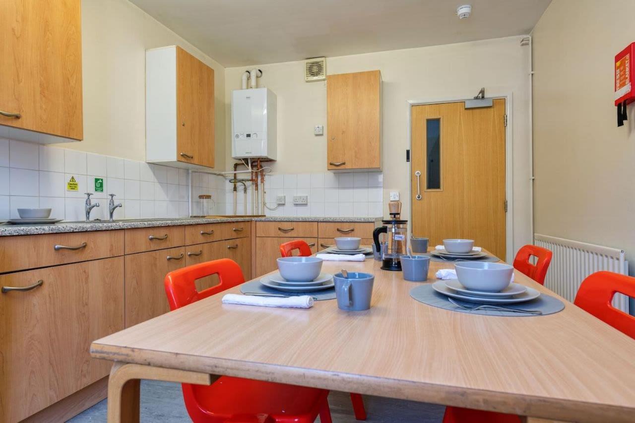 Shaftesbury Hall: Student With Private & Shared Kitchen Apartment Cheltenham