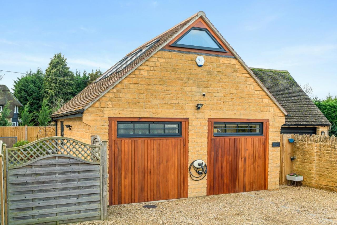 Hillview Hideaway With Hot Tub Cheltenham