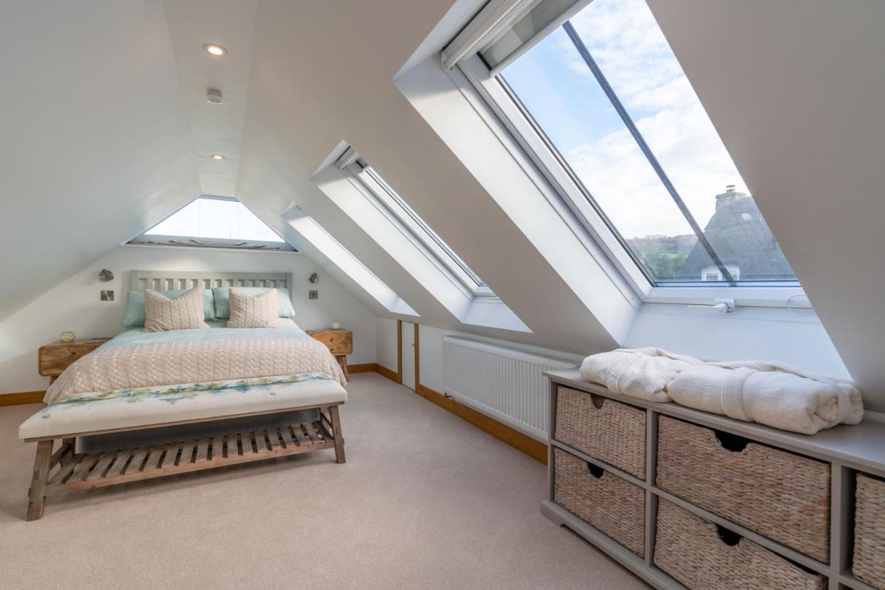 Hillview Hideaway With Hot Tub Holiday home