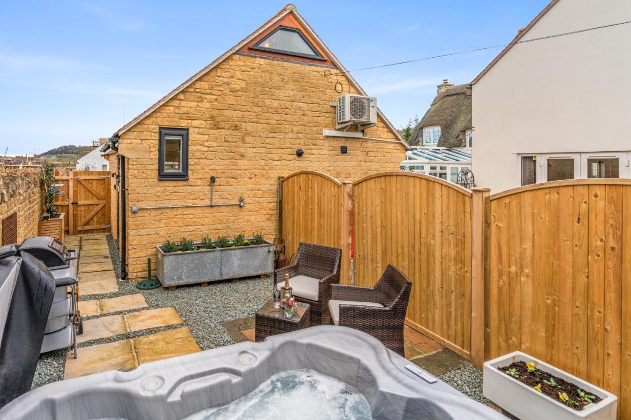Holiday home Hillview Hideaway With Hot Tub
