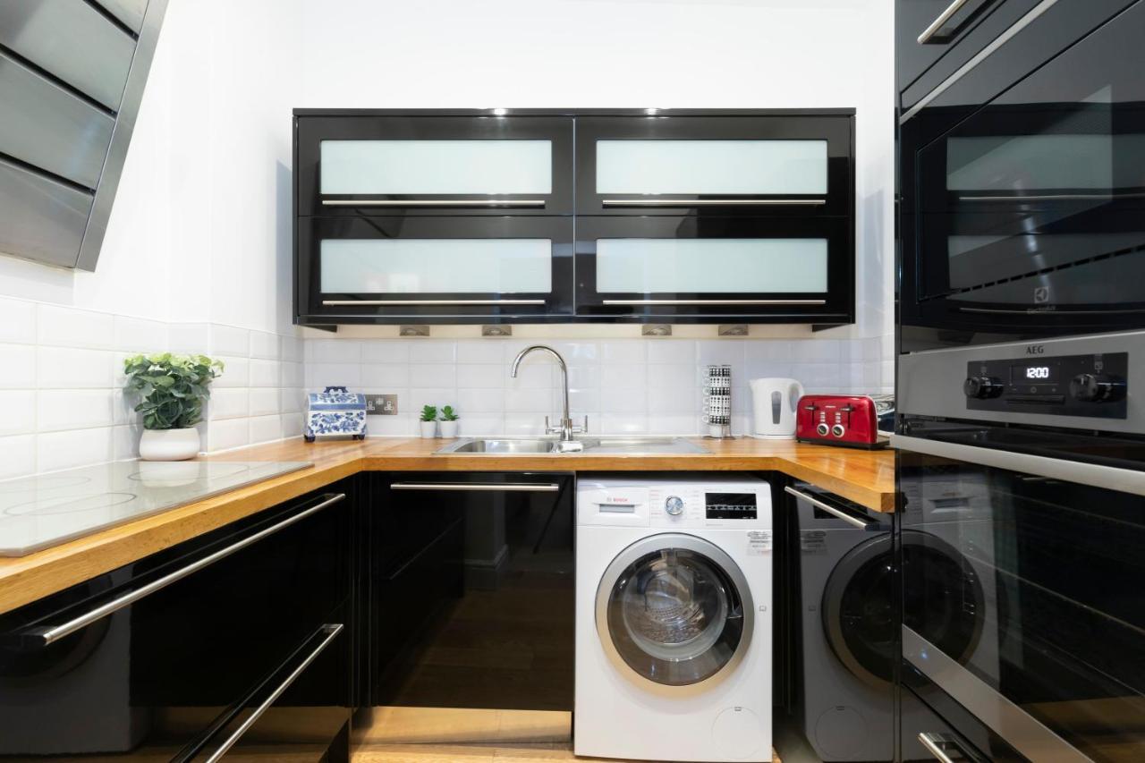 High Columns - Superb 2 Beds 2 Baths And Free Parking Apartment *