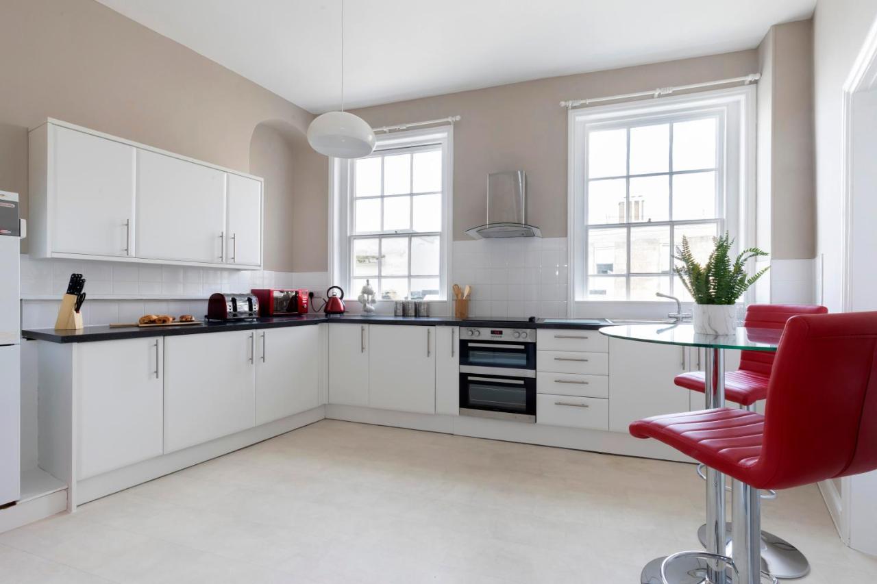 Apartment 2 Bedroom High Street Duplex Apartment Cheltenham