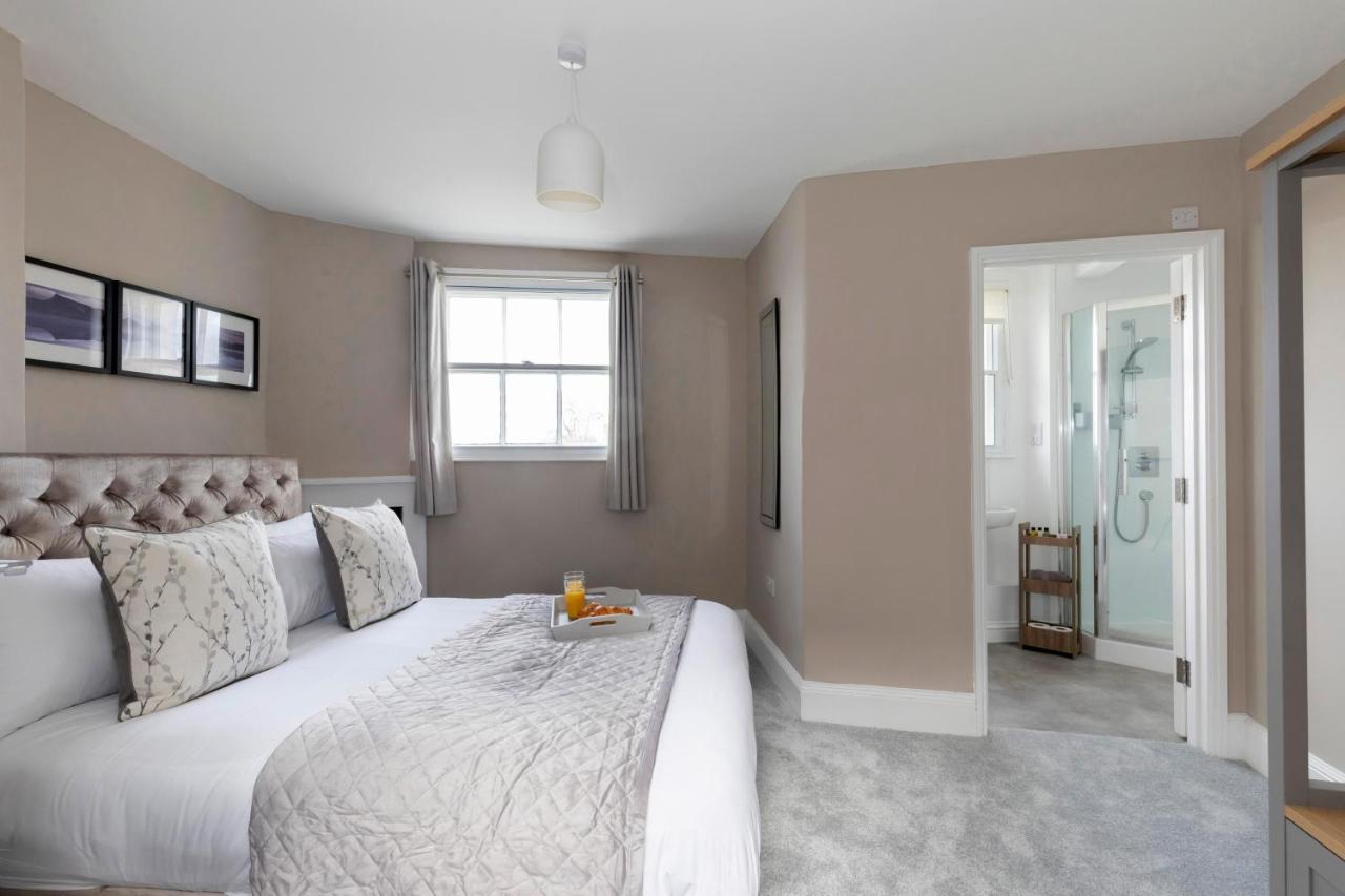 2 Bedroom High Street Duplex Apartment Cheltenham
