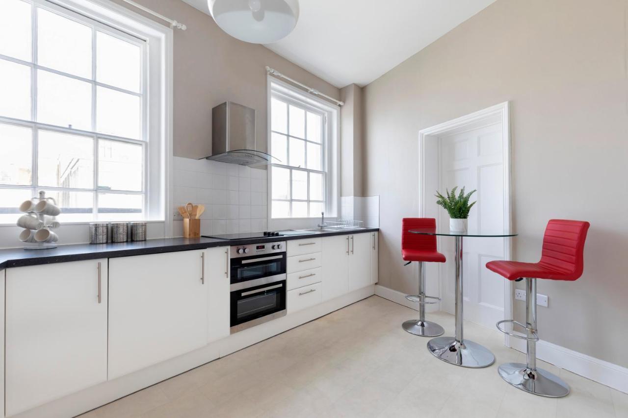 2 Bedroom High Street Duplex Apartment *
