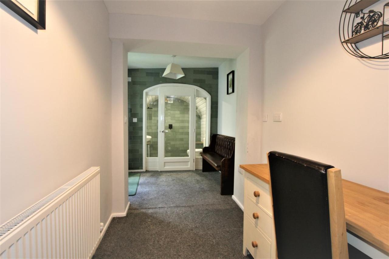 Central Serviced Apartments By Roomsbooked Cheltenham