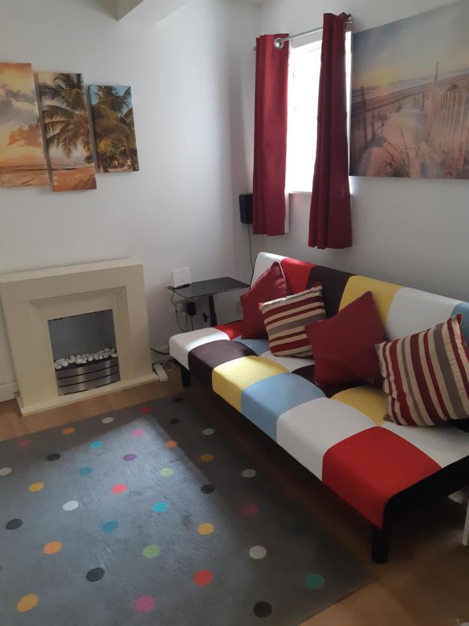 St Stephen's Studio Apartment Cheltenham