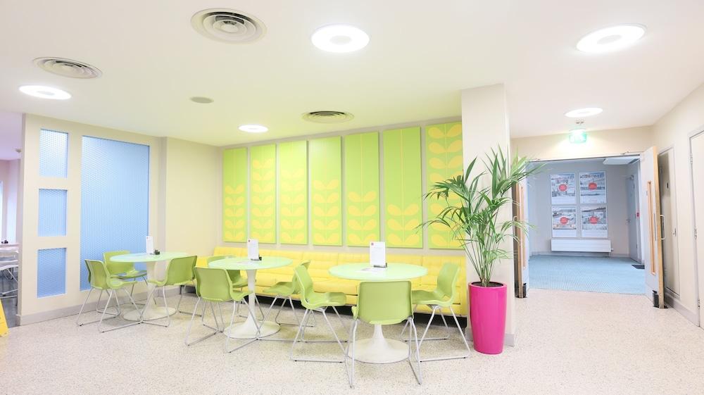 Hotel Citrus By Compass Hospitality 3*