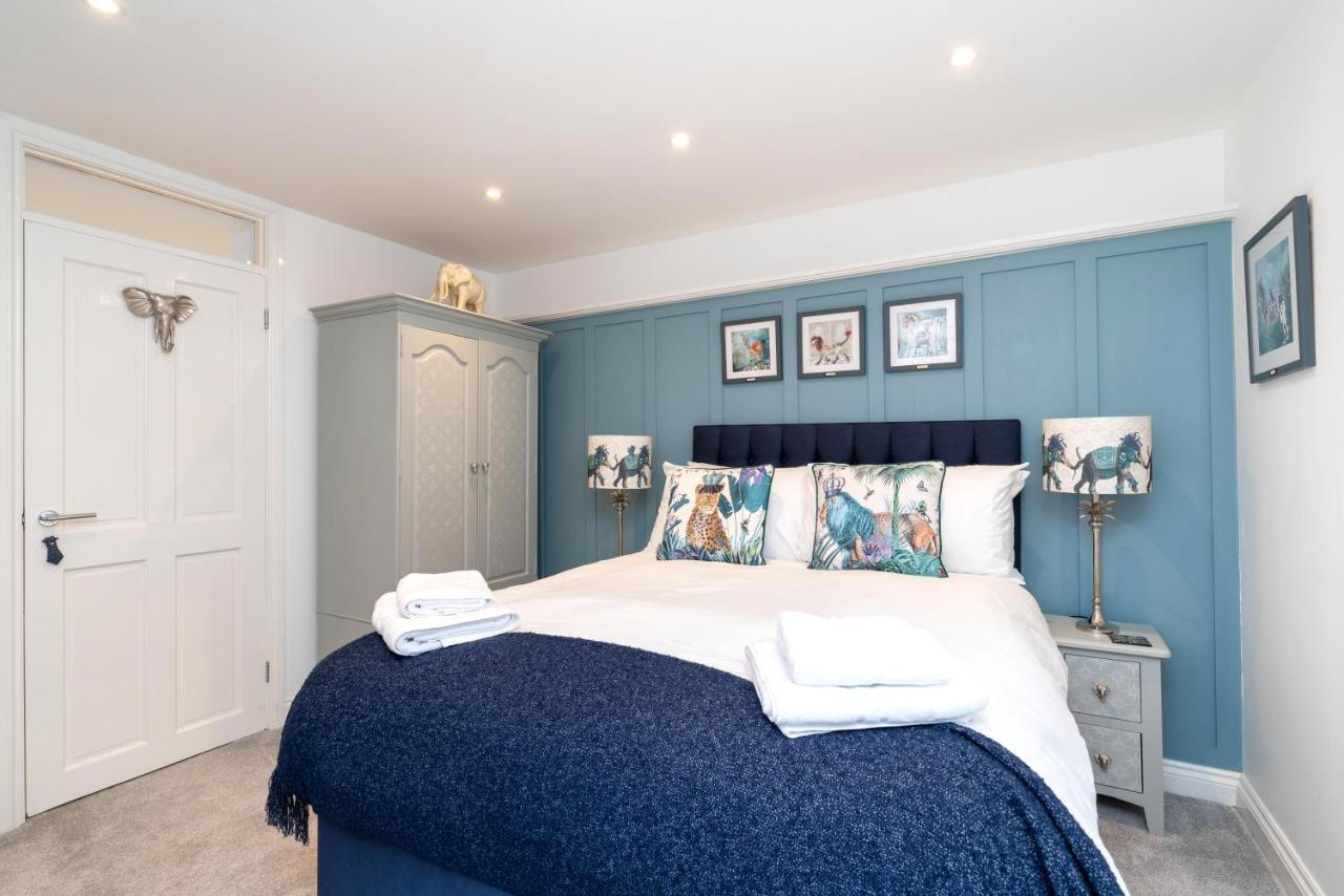 Apartment Stunning 2 Bed Basement Flat In The Heart Of Cheltenham! Cheltenham