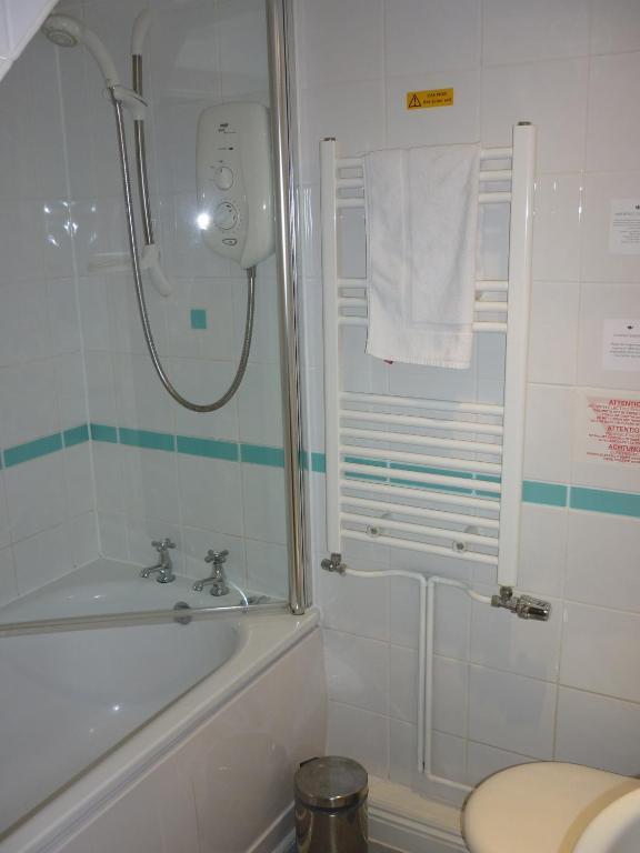 Hilden Guest Hotel 4*