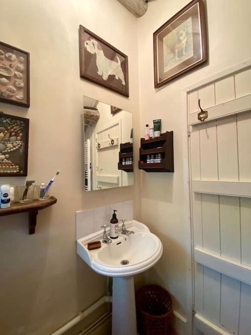 Charming 2 Bedroom In Compton Abdale,