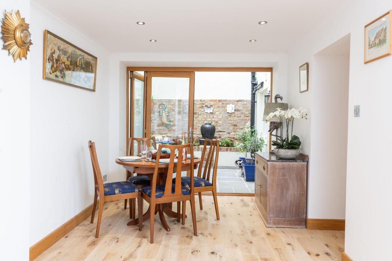 17 Rodney Road - Luxury *