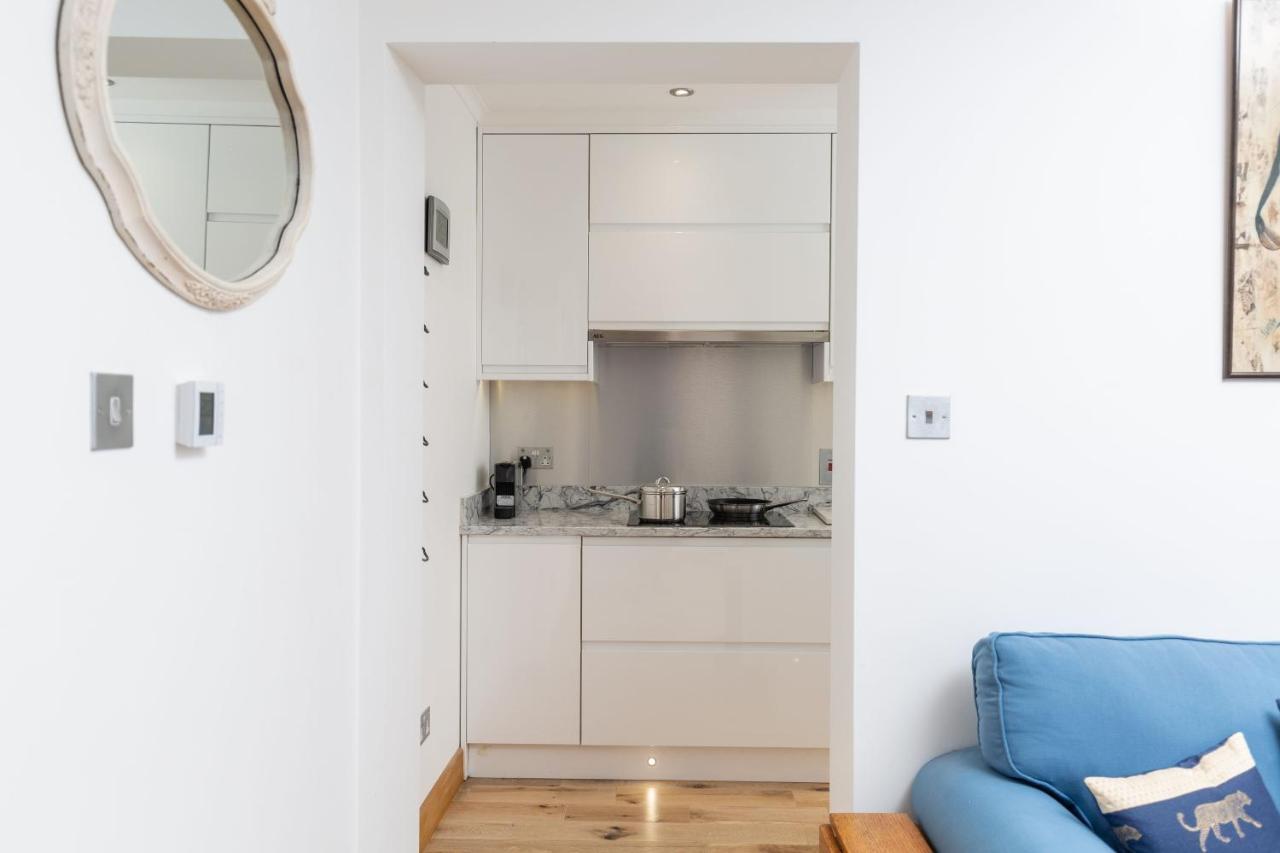 17 Rodney Road - Luxury Cheltenham