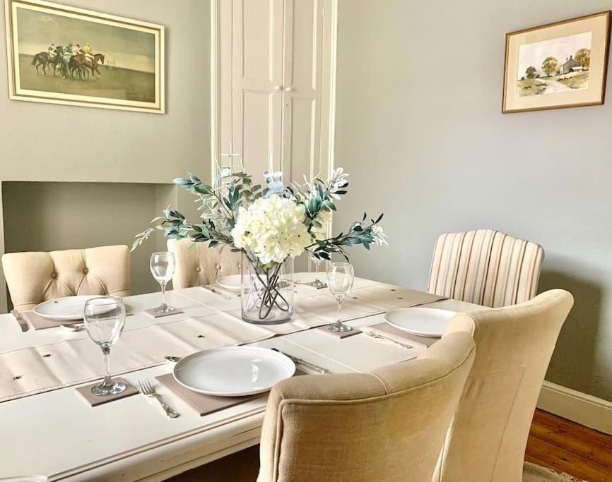 Lovely 3 Bed House In The Heart Of *