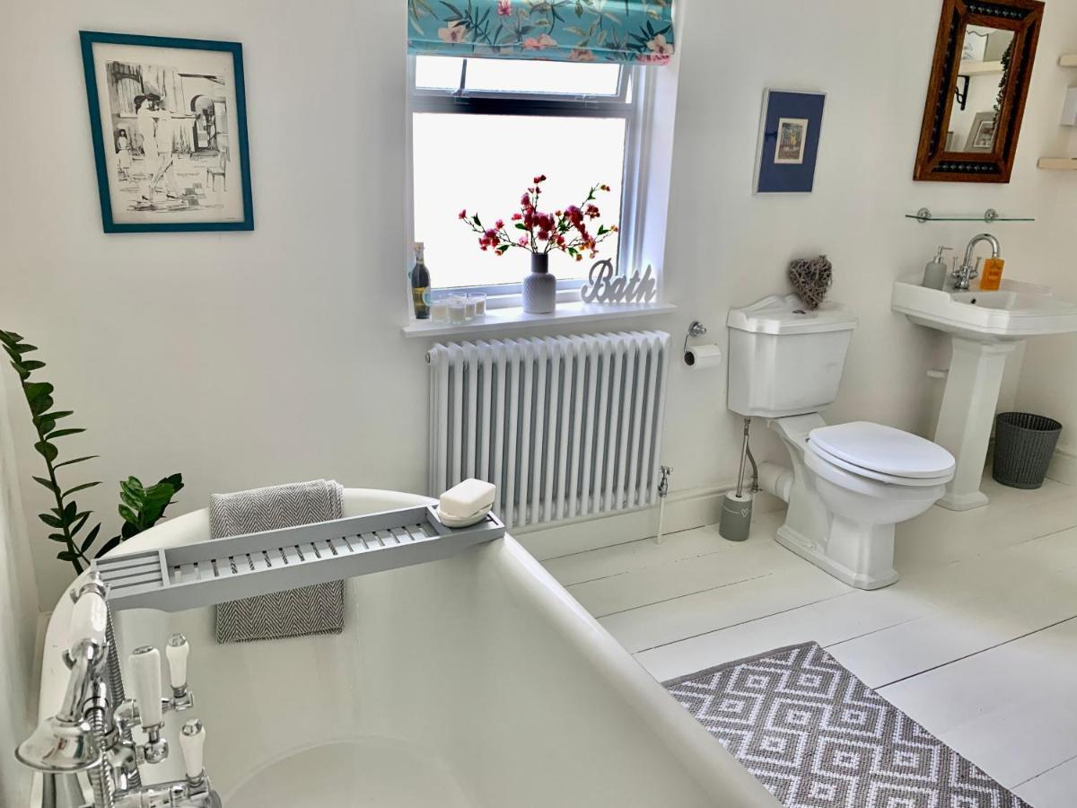 Holiday home Lovely 3 Bed House In The Heart Of *