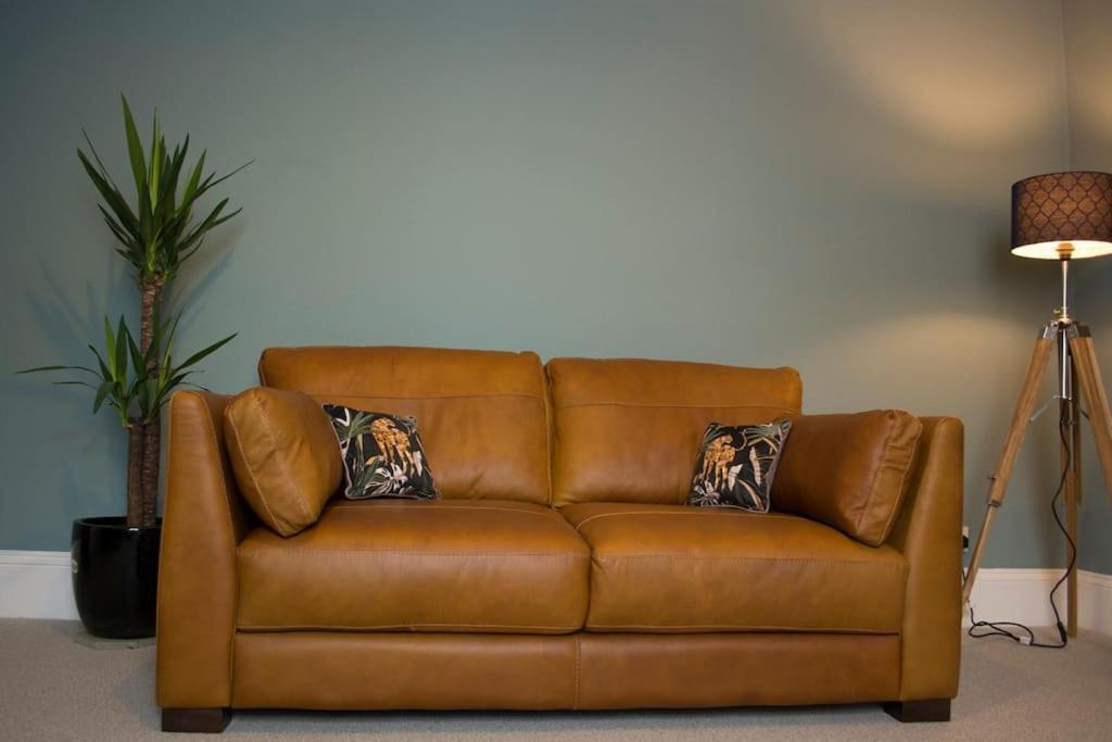 Lovely 3 Bed House In The Heart Of *