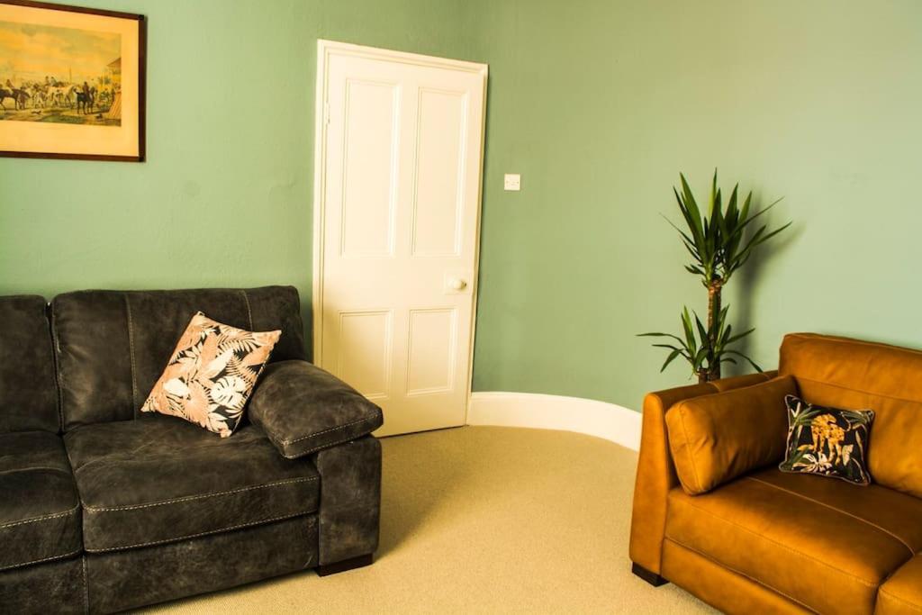 Holiday home Lovely 3 Bed House In The Heart Of *