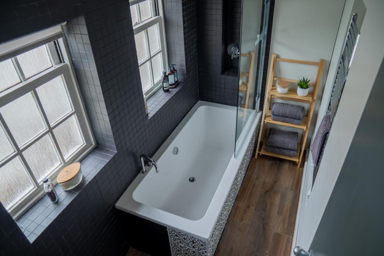 No 33 Stylish And Modern 1 Bed Cheltenham