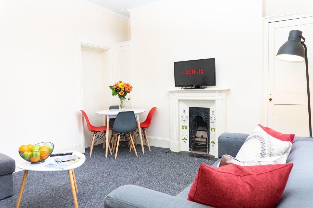 Beautiful 5-bed Regency In Montpellier Holiday home *