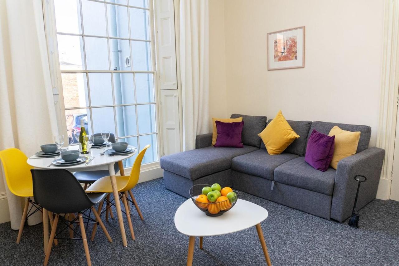 Beautiful 5-bed Regency In Montpellier Holiday home Cheltenham