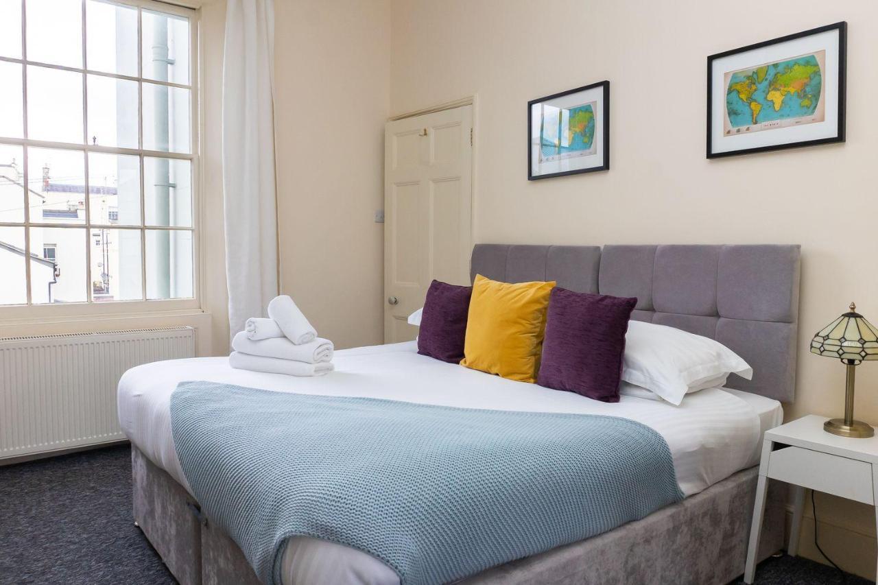 Beautiful 5-bed Regency In Montpellier Holiday home *