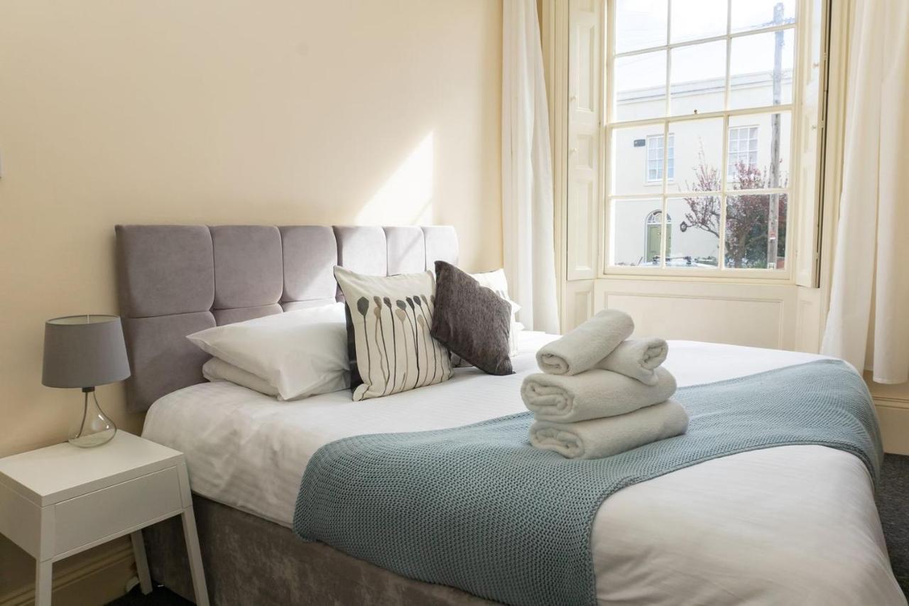 Beautiful 5-bed Regency In Montpellier Holiday home
