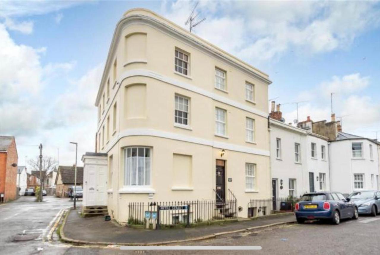 Unique & Stylish Town House, Cheltenham