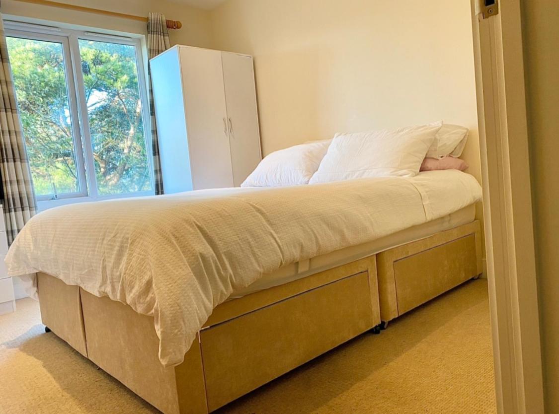 Double Bedroom With Pt/b *
