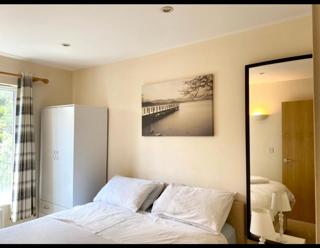 Acomodação com café da manhã  Double Bedroom With Pt/b