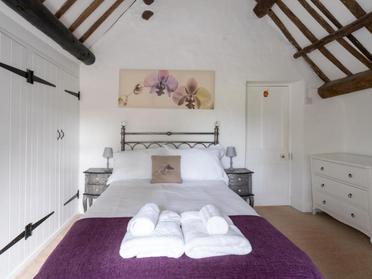 Pass The Keys Delightful 4 Bedroom Cotswold Character