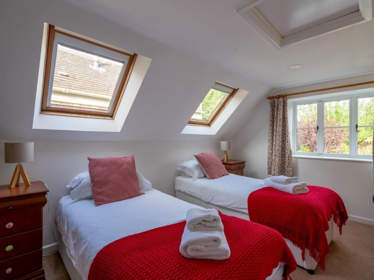 Pass The Keys Delightful 4 Bedroom Cotswold Character Holiday home Cheltenham