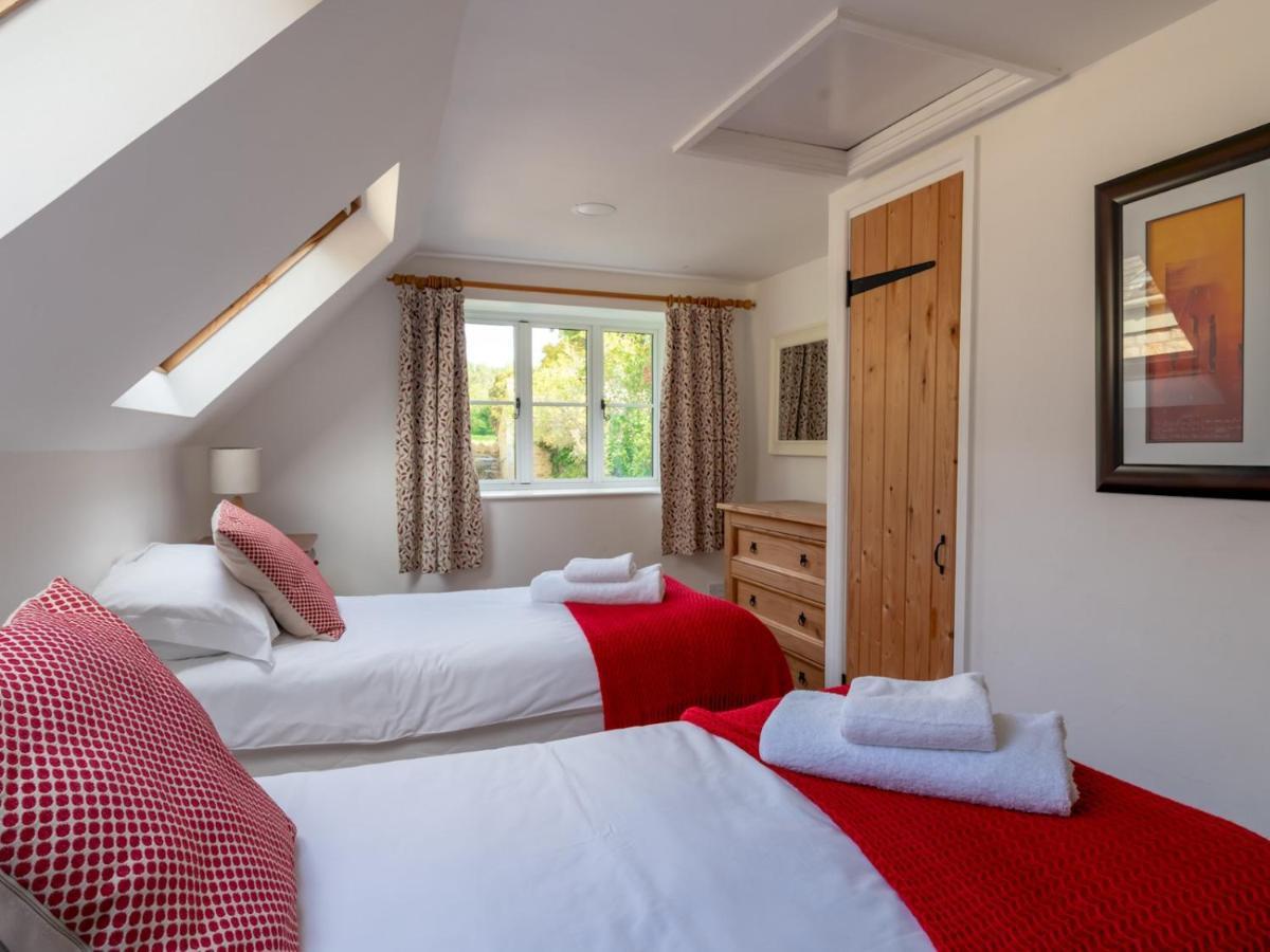 Pass The Keys Delightful 4 Bedroom Cotswold Character Cheltenham