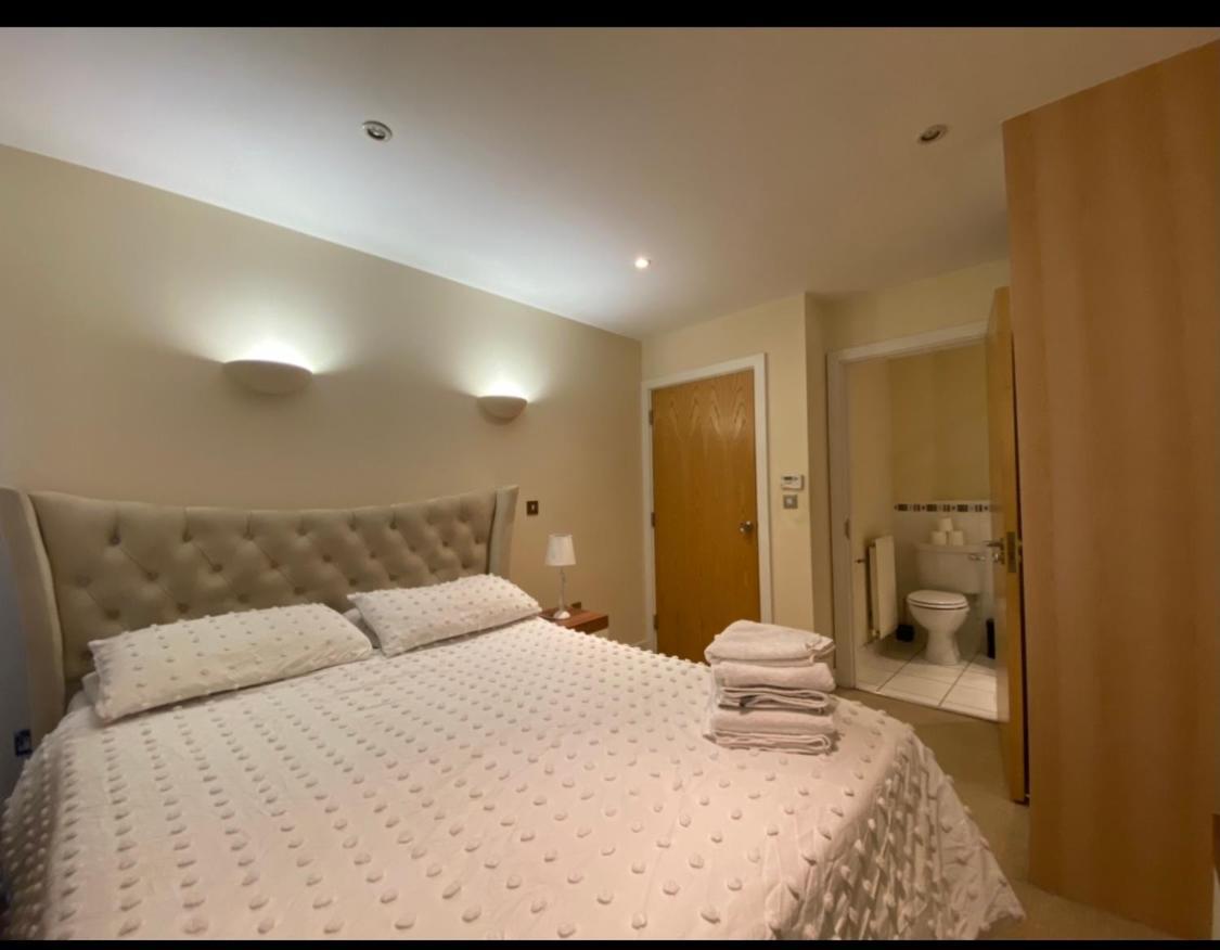 Acomodação com café da manhã  Double Bedroom With Pt/b