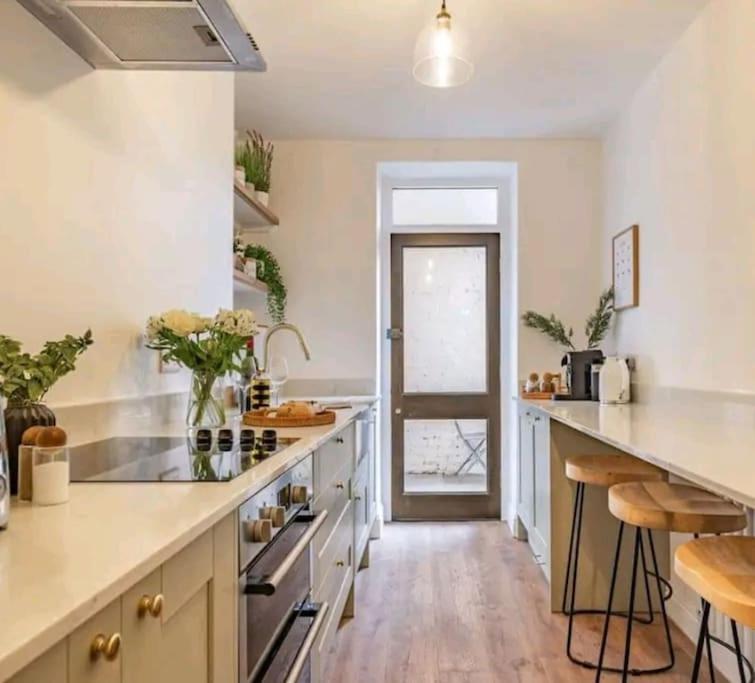 St Marg's Hideaway: Grade Ii Listed Luxury In Cheltenham's Heart