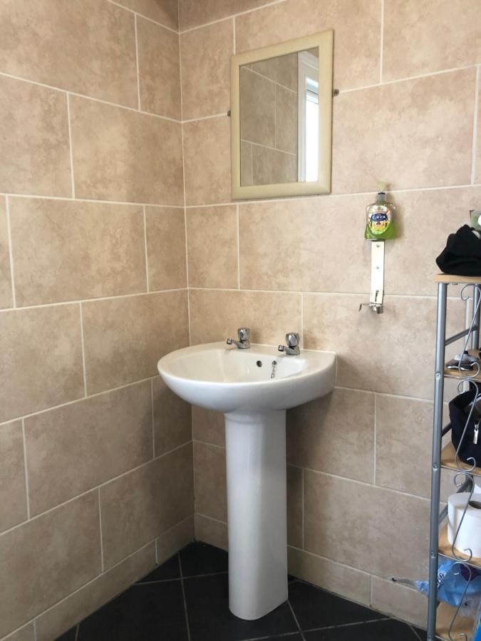 Homestay Comfortable Away From Home, Town Centre, Free Parking,multiple *