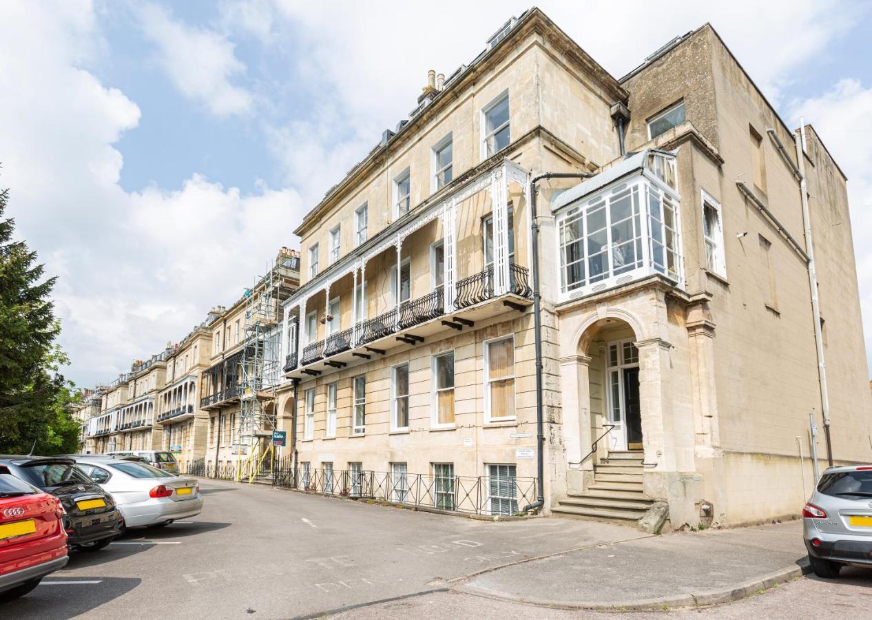 16 Lansdown Flat 3 - By Luxury Apartment *