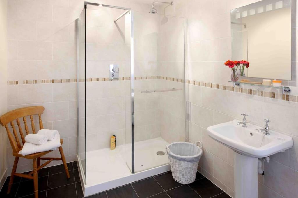 Stanton House, 6 Bedroom, 5 Bath Holiday home Cheltenham